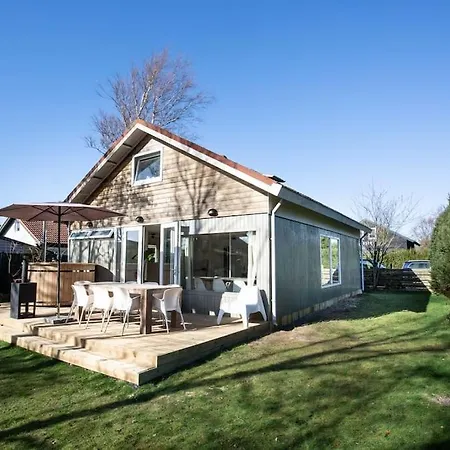 Familiewoning Met Jacuzzi Nabij Bij Strand, 10 Pers Julianadorp