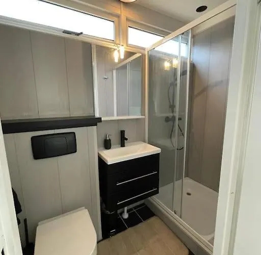 Σπίτι διακοπών Familiewoning Met Jacuzzi Nabij Bij Strand, 10 Pers Julianadorp